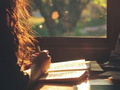 عکس شاعر زینت زمانی 